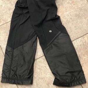 RARE Clear as Mud Lululemon Sz 8 Black Pants